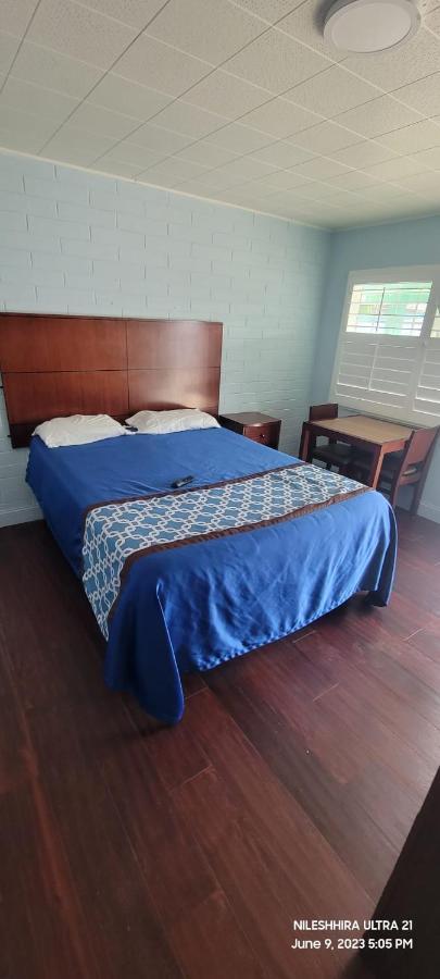 Wiebe Motel Hollister Bagian luar foto